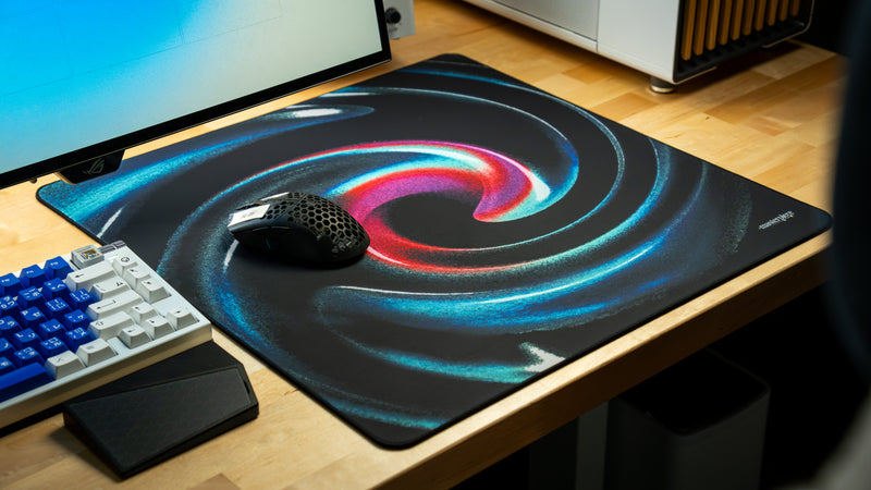 Tapis de souris Vortex gaming setup — base Poron MID antidérapante The Master Piece